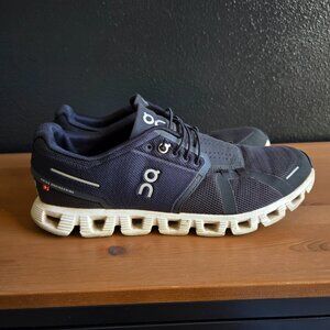 On Cloud Sneaker Black White Size 11